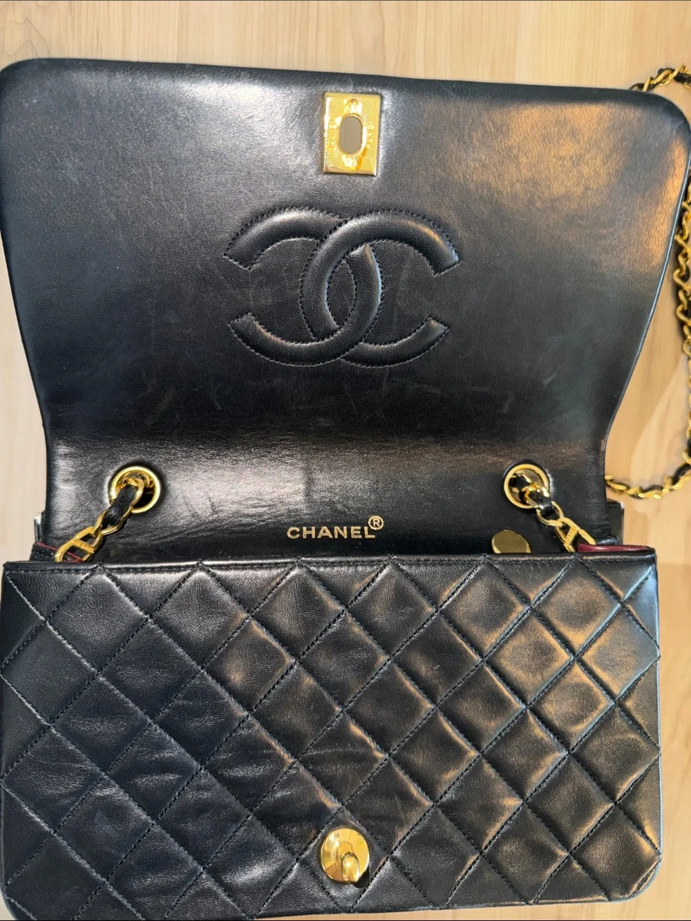 CHANEL Vintage Quilted Leather Shoulder Bag with Gold Chain and CC Turn-Lock